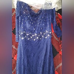 Vestido largo color navy con piedras plateadas talla XL